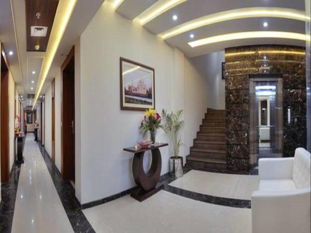 Hotel Seven Hills Tower Agra  Zimmer foto